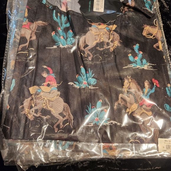 Wanted and Wild Top - Picture 3 of 5